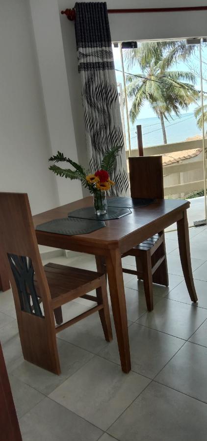 Amssler Beach Stay Kalutara Exterior photo