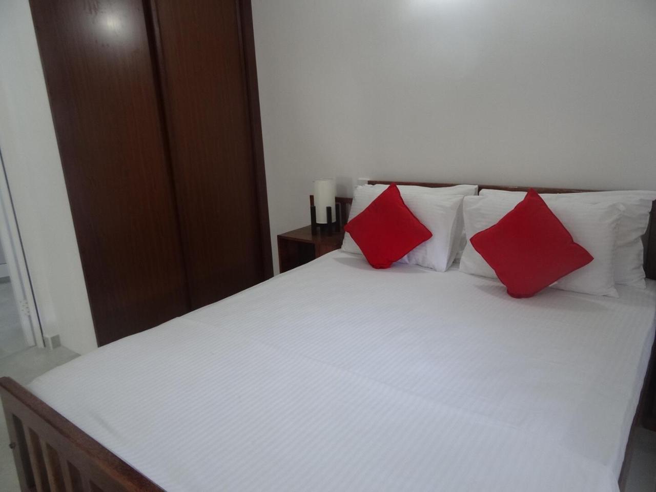 Amssler Beach Stay Kalutara Exterior photo