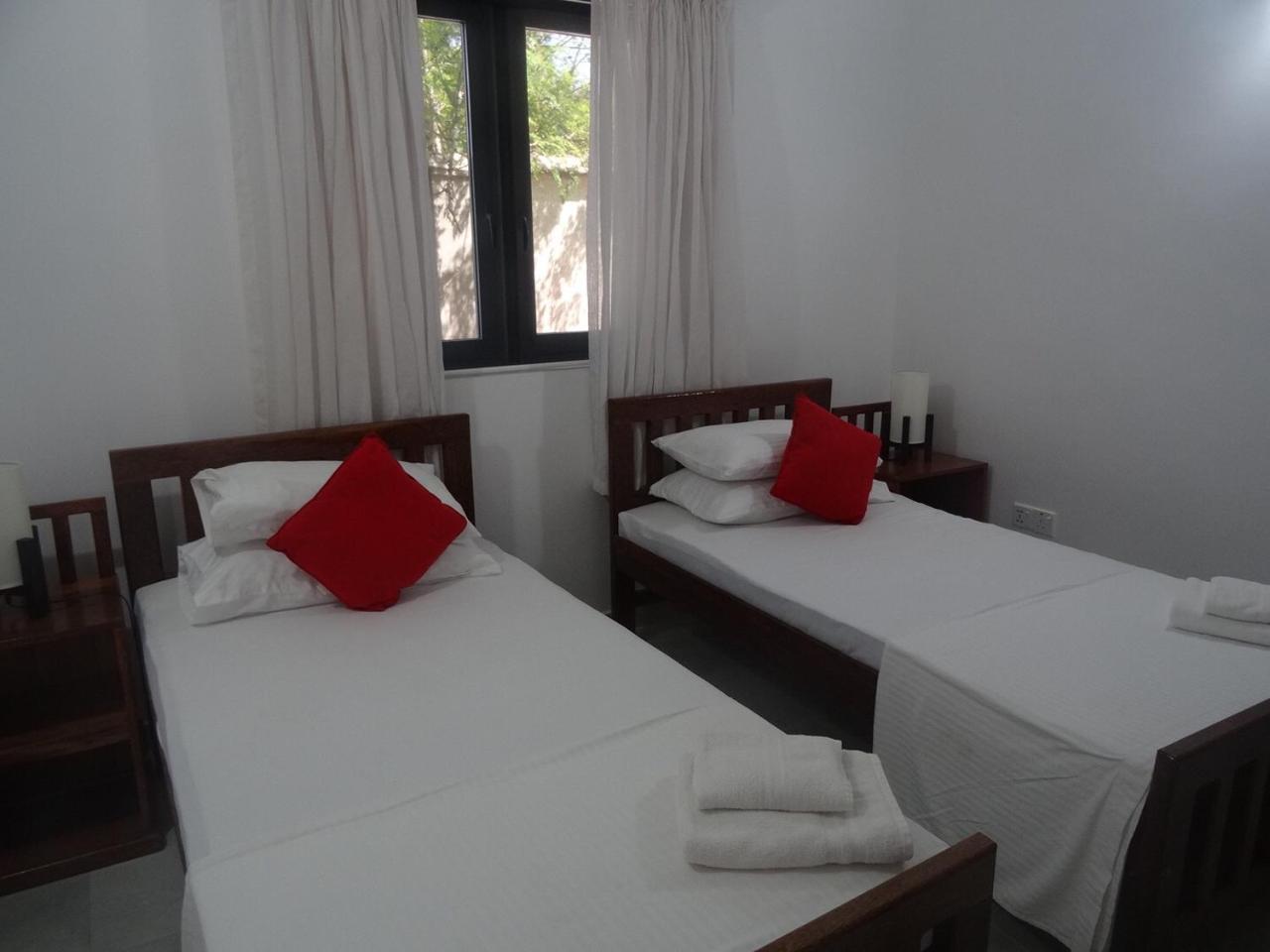 Amssler Beach Stay Kalutara Exterior photo