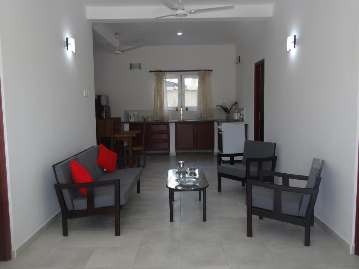 Amssler Beach Stay Kalutara Exterior photo